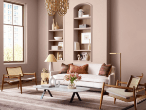 قفسه‌بندی عمودی و کابینت تا سقف در خانه کوچک